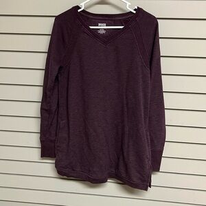 Duluth Trading Women’s V-neck tunic sweatshirt